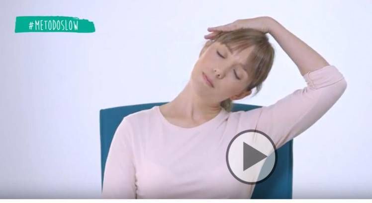 Ejercicios de estiramiento en la oficina