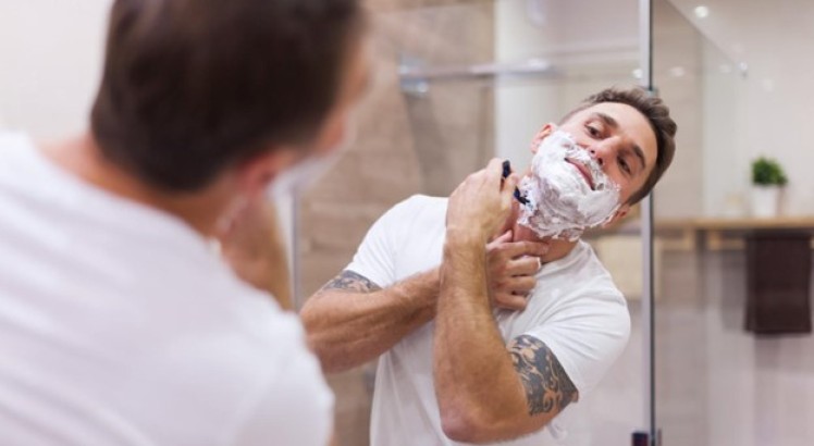 Cómo evitar la irritación al afeitarse la barba