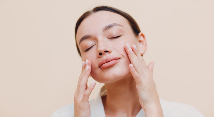 Un básico diario para la piel grasa y con brillos