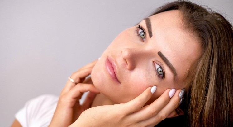 ¿Qué es una CC Cream y cómo aplicarla?