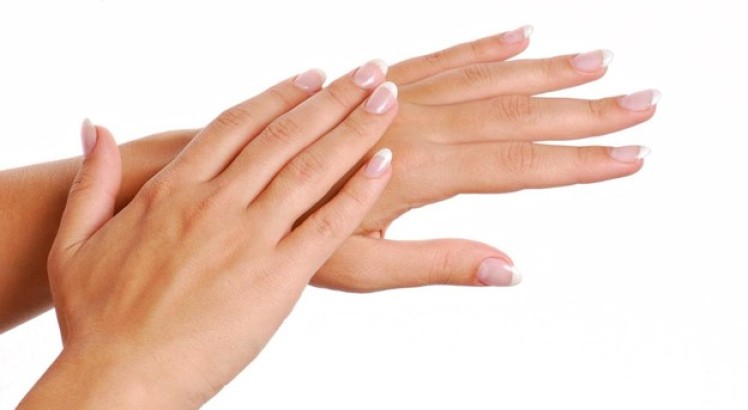 Manos secas: Tips para hidratarlas rápidamente