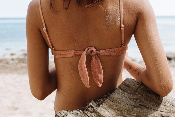 Acné en la espalda: ¿Por qué aparece?