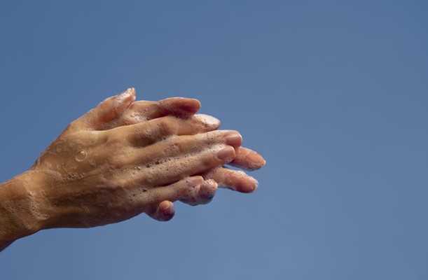 Manos secas: Tips para hidratarlas rápidamente