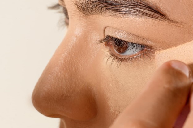 ¿Cómo prevenir y eliminar las ojeras en hombres?