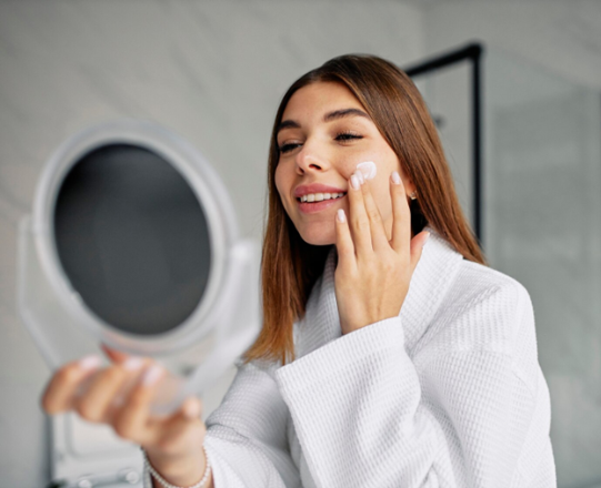 Trucos y consejos sobre cómo aplicar la crema hidratante facial