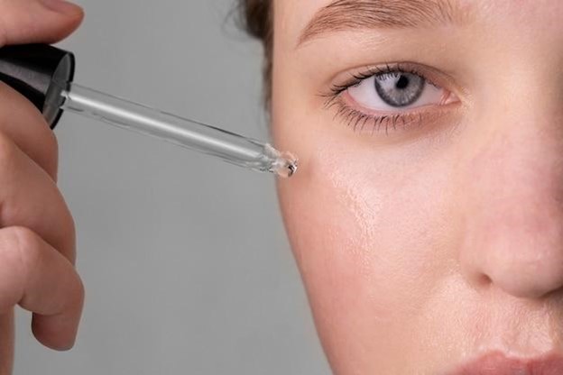 Péptidos para la cara: ¿qué beneficios antiedad tienen?